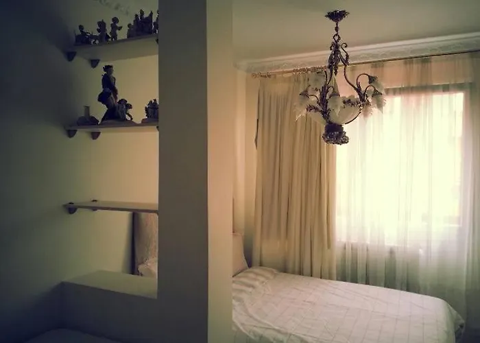 With Key, Shared Bathroom Wifi *